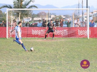
<a style='margin-left: 5px;' class='btn btn-xs btn-social btn-facebook' href='https://www.facebook.com/sharer/sharer.php?u=https://www.boladovale.com.br/imgs/800-800-90/conteudo/fotos/1629/img4194.jpg' rel='popup' data-width='500' data-height='400'><i class='fa fa-facebook'></i>Compartilhar <span class='hidden-xs'>no Facebook</span>
</a> 
<a class='btn btn-default btn-xs' target='_blank' href='imgs/800-800-90/conteudo/fotos/1629/img4194.jpg'>
<span class='glyphicon glyphicon-cloud-download'></span> Salvar
</a> 
<span></span>