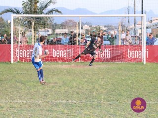 
<a style='margin-left: 5px;' class='btn btn-xs btn-social btn-facebook' href='https://www.facebook.com/sharer/sharer.php?u=https://www.boladovale.com.br/imgs/800-800-90/conteudo/fotos/1629/img4195.jpg' rel='popup' data-width='500' data-height='400'><i class='fa fa-facebook'></i>Compartilhar <span class='hidden-xs'>no Facebook</span>
</a> 
<a class='btn btn-default btn-xs' target='_blank' href='imgs/800-800-90/conteudo/fotos/1629/img4195.jpg'>
<span class='glyphicon glyphicon-cloud-download'></span> Salvar
</a> 
<span></span>