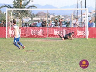 
<a style='margin-left: 5px;' class='btn btn-xs btn-social btn-facebook' href='https://www.facebook.com/sharer/sharer.php?u=https://www.boladovale.com.br/imgs/800-800-90/conteudo/fotos/1629/img4197.jpg' rel='popup' data-width='500' data-height='400'><i class='fa fa-facebook'></i>Compartilhar <span class='hidden-xs'>no Facebook</span>
</a> 
<a class='btn btn-default btn-xs' target='_blank' href='imgs/800-800-90/conteudo/fotos/1629/img4197.jpg'>
<span class='glyphicon glyphicon-cloud-download'></span> Salvar
</a> 
<span></span>