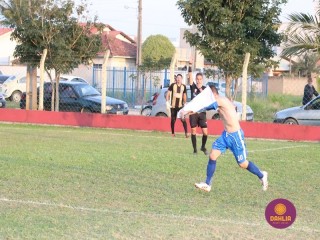 
<a style='margin-left: 5px;' class='btn btn-xs btn-social btn-facebook' href='https://www.facebook.com/sharer/sharer.php?u=https://www.boladovale.com.br/imgs/800-800-90/conteudo/fotos/1629/img4221.jpg' rel='popup' data-width='500' data-height='400'><i class='fa fa-facebook'></i>Compartilhar <span class='hidden-xs'>no Facebook</span>
</a> 
<a class='btn btn-default btn-xs' target='_blank' href='imgs/800-800-90/conteudo/fotos/1629/img4221.jpg'>
<span class='glyphicon glyphicon-cloud-download'></span> Salvar
</a> 
<span></span>