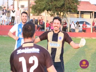 
<a style='margin-left: 5px;' class='btn btn-xs btn-social btn-facebook' href='https://www.facebook.com/sharer/sharer.php?u=https://www.boladovale.com.br/imgs/800-800-90/conteudo/fotos/1629/img4240.jpg' rel='popup' data-width='500' data-height='400'><i class='fa fa-facebook'></i>Compartilhar <span class='hidden-xs'>no Facebook</span>
</a> 
<a class='btn btn-default btn-xs' target='_blank' href='imgs/800-800-90/conteudo/fotos/1629/img4240.jpg'>
<span class='glyphicon glyphicon-cloud-download'></span> Salvar
</a> 
<span></span>