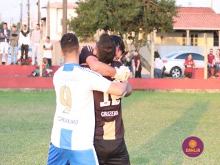 
<a style='margin-left: 5px;' class='btn btn-xs btn-social btn-facebook' href='https://www.facebook.com/sharer/sharer.php?u=https://www.boladovale.com.br/imgs/800-800-90/conteudo/fotos/1629/img4247.jpg' rel='popup' data-width='500' data-height='400'><i class='fa fa-facebook'></i>Compartilhar <span class='hidden-xs'>no Facebook</span>
</a> 
<a class='btn btn-default btn-xs' target='_blank' href='imgs/800-800-90/conteudo/fotos/1629/img4247.jpg'>
<span class='glyphicon glyphicon-cloud-download'></span> Salvar
</a> 
<span></span>