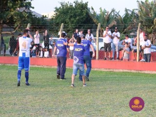 
<a style='margin-left: 5px;' class='btn btn-xs btn-social btn-facebook' href='https://www.facebook.com/sharer/sharer.php?u=https://www.boladovale.com.br/imgs/800-800-90/conteudo/fotos/1629/img4300.jpg' rel='popup' data-width='500' data-height='400'><i class='fa fa-facebook'></i>Compartilhar <span class='hidden-xs'>no Facebook</span>
</a> 
<a class='btn btn-default btn-xs' target='_blank' href='imgs/800-800-90/conteudo/fotos/1629/img4300.jpg'>
<span class='glyphicon glyphicon-cloud-download'></span> Salvar
</a> 
<span></span>