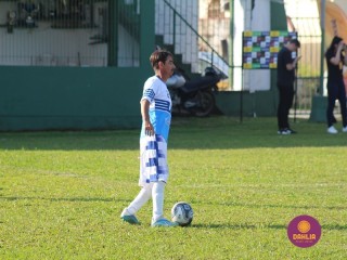 
<a style='margin-left: 5px;' class='btn btn-xs btn-social btn-facebook' href='https://www.facebook.com/sharer/sharer.php?u=https://www.boladovale.com.br/imgs/800-800-90/conteudo/fotos/1630/img3964.jpg' rel='popup' data-width='500' data-height='400'><i class='fa fa-facebook'></i>Compartilhar <span class='hidden-xs'>no Facebook</span>
</a> 
<a class='btn btn-default btn-xs' target='_blank' href='imgs/800-800-90/conteudo/fotos/1630/img3964.jpg'>
<span class='glyphicon glyphicon-cloud-download'></span> Salvar
</a> 
<span></span>