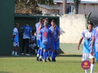 
<a style='margin-left: 5px;' class='btn btn-xs btn-social btn-facebook' href='https://www.facebook.com/sharer/sharer.php?u=https://www.boladovale.com.br/imgs/800-800-90/conteudo/fotos/1630/img3995.jpg' rel='popup' data-width='500' data-height='400'><i class='fa fa-facebook'></i>Compartilhar <span class='hidden-xs'>no Facebook</span>
</a> 
<a class='btn btn-default btn-xs' target='_blank' href='imgs/800-800-90/conteudo/fotos/1630/img3995.jpg'>
<span class='glyphicon glyphicon-cloud-download'></span> Salvar
</a> 
<span></span>