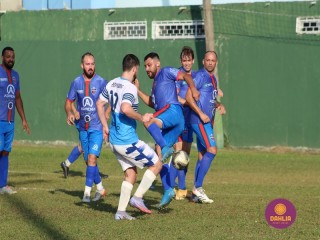 
<a style='margin-left: 5px;' class='btn btn-xs btn-social btn-facebook' href='https://www.facebook.com/sharer/sharer.php?u=https://www.boladovale.com.br/imgs/800-800-90/conteudo/fotos/1630/img4062.jpg' rel='popup' data-width='500' data-height='400'><i class='fa fa-facebook'></i>Compartilhar <span class='hidden-xs'>no Facebook</span>
</a> 
<a class='btn btn-default btn-xs' target='_blank' href='imgs/800-800-90/conteudo/fotos/1630/img4062.jpg'>
<span class='glyphicon glyphicon-cloud-download'></span> Salvar
</a> 
<span></span>