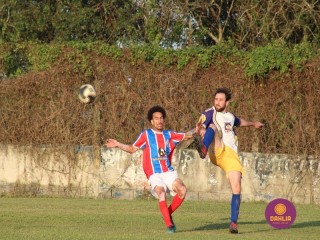
<a style='margin-left: 5px;' class='btn btn-xs btn-social btn-facebook' href='https://www.facebook.com/sharer/sharer.php?u=https://www.boladovale.com.br/imgs/800-800-90/conteudo/fotos/1631/img4187.jpg' rel='popup' data-width='500' data-height='400'><i class='fa fa-facebook'></i>Compartilhar <span class='hidden-xs'>no Facebook</span>
</a> 
<a class='btn btn-default btn-xs' target='_blank' href='imgs/800-800-90/conteudo/fotos/1631/img4187.jpg'>
<span class='glyphicon glyphicon-cloud-download'></span> Salvar
</a> 
<span></span>