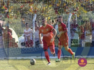 
<a style='margin-left: 5px;' class='btn btn-xs btn-social btn-facebook' href='https://www.facebook.com/sharer/sharer.php?u=https://www.boladovale.com.br/imgs/800-800-90/conteudo/fotos/1632/img4440.jpg' rel='popup' data-width='500' data-height='400'><i class='fa fa-facebook'></i>Compartilhar <span class='hidden-xs'>no Facebook</span>
</a> 
<a class='btn btn-default btn-xs' target='_blank' href='imgs/800-800-90/conteudo/fotos/1632/img4440.jpg'>
<span class='glyphicon glyphicon-cloud-download'></span> Salvar
</a> 
<span></span>