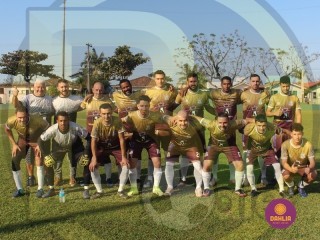 
<a style='margin-left: 5px;' class='btn btn-xs btn-social btn-facebook' href='https://www.facebook.com/sharer/sharer.php?u=https://www.boladovale.com.br/imgs/800-800-90/conteudo/fotos/1633/img4213.jpg' rel='popup' data-width='500' data-height='400'><i class='fa fa-facebook'></i>Compartilhar <span class='hidden-xs'>no Facebook</span>
</a> 
<a class='btn btn-default btn-xs' target='_blank' href='imgs/800-800-90/conteudo/fotos/1633/img4213.jpg'>
<span class='glyphicon glyphicon-cloud-download'></span> Salvar
</a> 
<span></span>