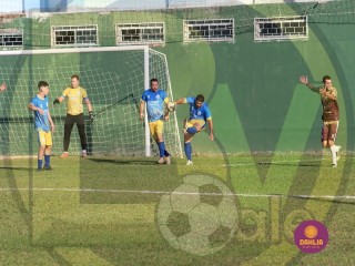 
<a style='margin-left: 5px;' class='btn btn-xs btn-social btn-facebook' href='https://www.facebook.com/sharer/sharer.php?u=https://www.boladovale.com.br/imgs/800-800-90/conteudo/fotos/1633/img4300.jpg' rel='popup' data-width='500' data-height='400'><i class='fa fa-facebook'></i>Compartilhar <span class='hidden-xs'>no Facebook</span>
</a> 
<a class='btn btn-default btn-xs' target='_blank' href='imgs/800-800-90/conteudo/fotos/1633/img4300.jpg'>
<span class='glyphicon glyphicon-cloud-download'></span> Salvar
</a> 
<span></span>