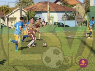 
<a style='margin-left: 5px;' class='btn btn-xs btn-social btn-facebook' href='https://www.facebook.com/sharer/sharer.php?u=https://www.boladovale.com.br/imgs/800-800-90/conteudo/fotos/1633/img4318.jpg' rel='popup' data-width='500' data-height='400'><i class='fa fa-facebook'></i>Compartilhar <span class='hidden-xs'>no Facebook</span>
</a> 
<a class='btn btn-default btn-xs' target='_blank' href='imgs/800-800-90/conteudo/fotos/1633/img4318.jpg'>
<span class='glyphicon glyphicon-cloud-download'></span> Salvar
</a> 
<span></span>