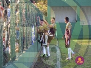 
<a style='margin-left: 5px;' class='btn btn-xs btn-social btn-facebook' href='https://www.facebook.com/sharer/sharer.php?u=https://www.boladovale.com.br/imgs/800-800-90/conteudo/fotos/1633/img4358.jpg' rel='popup' data-width='500' data-height='400'><i class='fa fa-facebook'></i>Compartilhar <span class='hidden-xs'>no Facebook</span>
</a> 
<a class='btn btn-default btn-xs' target='_blank' href='imgs/800-800-90/conteudo/fotos/1633/img4358.jpg'>
<span class='glyphicon glyphicon-cloud-download'></span> Salvar
</a> 
<span></span>