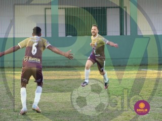 
<a style='margin-left: 5px;' class='btn btn-xs btn-social btn-facebook' href='https://www.facebook.com/sharer/sharer.php?u=https://www.boladovale.com.br/imgs/800-800-90/conteudo/fotos/1633/img4395.jpg' rel='popup' data-width='500' data-height='400'><i class='fa fa-facebook'></i>Compartilhar <span class='hidden-xs'>no Facebook</span>
</a> 
<a class='btn btn-default btn-xs' target='_blank' href='imgs/800-800-90/conteudo/fotos/1633/img4395.jpg'>
<span class='glyphicon glyphicon-cloud-download'></span> Salvar
</a> 
<span></span>