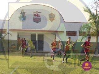 
<a style='margin-left: 5px;' class='btn btn-xs btn-social btn-facebook' href='https://www.facebook.com/sharer/sharer.php?u=https://www.boladovale.com.br/imgs/800-800-90/conteudo/fotos/1634/img4421.jpg' rel='popup' data-width='500' data-height='400'><i class='fa fa-facebook'></i>Compartilhar <span class='hidden-xs'>no Facebook</span>
</a> 
<a class='btn btn-default btn-xs' target='_blank' href='imgs/800-800-90/conteudo/fotos/1634/img4421.jpg'>
<span class='glyphicon glyphicon-cloud-download'></span> Salvar
</a> 
<span></span>