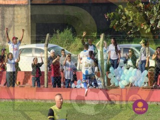 
<a style='margin-left: 5px;' class='btn btn-xs btn-social btn-facebook' href='https://www.facebook.com/sharer/sharer.php?u=https://www.boladovale.com.br/imgs/800-800-90/conteudo/fotos/1634/img4488.jpg' rel='popup' data-width='500' data-height='400'><i class='fa fa-facebook'></i>Compartilhar <span class='hidden-xs'>no Facebook</span>
</a> 
<a class='btn btn-default btn-xs' target='_blank' href='imgs/800-800-90/conteudo/fotos/1634/img4488.jpg'>
<span class='glyphicon glyphicon-cloud-download'></span> Salvar
</a> 
<span></span>