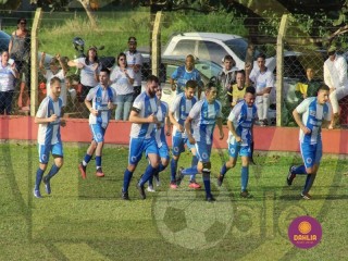 
<a style='margin-left: 5px;' class='btn btn-xs btn-social btn-facebook' href='https://www.facebook.com/sharer/sharer.php?u=https://www.boladovale.com.br/imgs/800-800-90/conteudo/fotos/1634/img4501.jpg' rel='popup' data-width='500' data-height='400'><i class='fa fa-facebook'></i>Compartilhar <span class='hidden-xs'>no Facebook</span>
</a> 
<a class='btn btn-default btn-xs' target='_blank' href='imgs/800-800-90/conteudo/fotos/1634/img4501.jpg'>
<span class='glyphicon glyphicon-cloud-download'></span> Salvar
</a> 
<span></span>