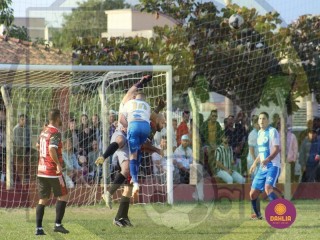 
<a style='margin-left: 5px;' class='btn btn-xs btn-social btn-facebook' href='https://www.facebook.com/sharer/sharer.php?u=https://www.boladovale.com.br/imgs/800-800-90/conteudo/fotos/1634/img4516.jpg' rel='popup' data-width='500' data-height='400'><i class='fa fa-facebook'></i>Compartilhar <span class='hidden-xs'>no Facebook</span>
</a> 
<a class='btn btn-default btn-xs' target='_blank' href='imgs/800-800-90/conteudo/fotos/1634/img4516.jpg'>
<span class='glyphicon glyphicon-cloud-download'></span> Salvar
</a> 
<span></span>