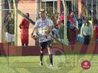 
<a style='margin-left: 5px;' class='btn btn-xs btn-social btn-facebook' href='https://www.facebook.com/sharer/sharer.php?u=https://www.boladovale.com.br/imgs/800-800-90/conteudo/fotos/1634/img4539.jpg' rel='popup' data-width='500' data-height='400'><i class='fa fa-facebook'></i>Compartilhar <span class='hidden-xs'>no Facebook</span>
</a> 
<a class='btn btn-default btn-xs' target='_blank' href='imgs/800-800-90/conteudo/fotos/1634/img4539.jpg'>
<span class='glyphicon glyphicon-cloud-download'></span> Salvar
</a> 
<span></span>