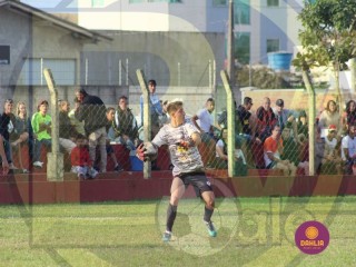 
<a style='margin-left: 5px;' class='btn btn-xs btn-social btn-facebook' href='https://www.facebook.com/sharer/sharer.php?u=https://www.boladovale.com.br/imgs/800-800-90/conteudo/fotos/1634/img4558.jpg' rel='popup' data-width='500' data-height='400'><i class='fa fa-facebook'></i>Compartilhar <span class='hidden-xs'>no Facebook</span>
</a> 
<a class='btn btn-default btn-xs' target='_blank' href='imgs/800-800-90/conteudo/fotos/1634/img4558.jpg'>
<span class='glyphicon glyphicon-cloud-download'></span> Salvar
</a> 
<span></span>