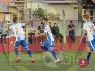 
<a style='margin-left: 5px;' class='btn btn-xs btn-social btn-facebook' href='https://www.facebook.com/sharer/sharer.php?u=https://www.boladovale.com.br/imgs/800-800-90/conteudo/fotos/1634/img4673.jpg' rel='popup' data-width='500' data-height='400'><i class='fa fa-facebook'></i>Compartilhar <span class='hidden-xs'>no Facebook</span>
</a> 
<a class='btn btn-default btn-xs' target='_blank' href='imgs/800-800-90/conteudo/fotos/1634/img4673.jpg'>
<span class='glyphicon glyphicon-cloud-download'></span> Salvar
</a> 
<span></span>