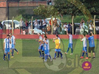 
<a style='margin-left: 5px;' class='btn btn-xs btn-social btn-facebook' href='https://www.facebook.com/sharer/sharer.php?u=https://www.boladovale.com.br/imgs/800-800-90/conteudo/fotos/1634/img4705.jpg' rel='popup' data-width='500' data-height='400'><i class='fa fa-facebook'></i>Compartilhar <span class='hidden-xs'>no Facebook</span>
</a> 
<a class='btn btn-default btn-xs' target='_blank' href='imgs/800-800-90/conteudo/fotos/1634/img4705.jpg'>
<span class='glyphicon glyphicon-cloud-download'></span> Salvar
</a> 
<span></span>