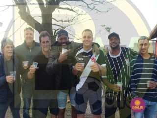 
<a style='margin-left: 5px;' class='btn btn-xs btn-social btn-facebook' href='https://www.facebook.com/sharer/sharer.php?u=https://www.boladovale.com.br/imgs/800-800-90/conteudo/fotos/1634/img4714.jpg' rel='popup' data-width='500' data-height='400'><i class='fa fa-facebook'></i>Compartilhar <span class='hidden-xs'>no Facebook</span>
</a> 
<a class='btn btn-default btn-xs' target='_blank' href='imgs/800-800-90/conteudo/fotos/1634/img4714.jpg'>
<span class='glyphicon glyphicon-cloud-download'></span> Salvar
</a> 
<span></span>