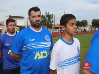 
<a style='margin-left: 5px;' class='btn btn-xs btn-social btn-facebook' href='https://www.facebook.com/sharer/sharer.php?u=https://www.boladovale.com.br/imgs/800-800-90/conteudo/fotos/1635/img5404.jpg' rel='popup' data-width='500' data-height='400'><i class='fa fa-facebook'></i>Compartilhar <span class='hidden-xs'>no Facebook</span>
</a> 
<a class='btn btn-default btn-xs' target='_blank' href='imgs/800-800-90/conteudo/fotos/1635/img5404.jpg'>
<span class='glyphicon glyphicon-cloud-download'></span> Salvar
</a> 
<span></span>