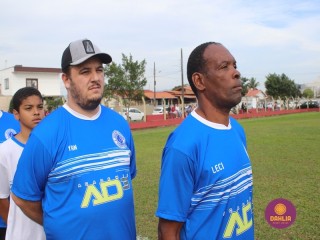 
<a style='margin-left: 5px;' class='btn btn-xs btn-social btn-facebook' href='https://www.facebook.com/sharer/sharer.php?u=https://www.boladovale.com.br/imgs/800-800-90/conteudo/fotos/1635/img5405.jpg' rel='popup' data-width='500' data-height='400'><i class='fa fa-facebook'></i>Compartilhar <span class='hidden-xs'>no Facebook</span>
</a> 
<a class='btn btn-default btn-xs' target='_blank' href='imgs/800-800-90/conteudo/fotos/1635/img5405.jpg'>
<span class='glyphicon glyphicon-cloud-download'></span> Salvar
</a> 
<span></span>