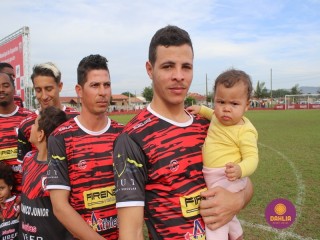
<a style='margin-left: 5px;' class='btn btn-xs btn-social btn-facebook' href='https://www.facebook.com/sharer/sharer.php?u=https://www.boladovale.com.br/imgs/800-800-90/conteudo/fotos/1635/img5444.jpg' rel='popup' data-width='500' data-height='400'><i class='fa fa-facebook'></i>Compartilhar <span class='hidden-xs'>no Facebook</span>
</a> 
<a class='btn btn-default btn-xs' target='_blank' href='imgs/800-800-90/conteudo/fotos/1635/img5444.jpg'>
<span class='glyphicon glyphicon-cloud-download'></span> Salvar
</a> 
<span></span>