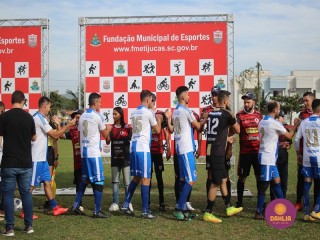 
<a style='margin-left: 5px;' class='btn btn-xs btn-social btn-facebook' href='https://www.facebook.com/sharer/sharer.php?u=https://www.boladovale.com.br/imgs/800-800-90/conteudo/fotos/1635/img5465.jpg' rel='popup' data-width='500' data-height='400'><i class='fa fa-facebook'></i>Compartilhar <span class='hidden-xs'>no Facebook</span>
</a> 
<a class='btn btn-default btn-xs' target='_blank' href='imgs/800-800-90/conteudo/fotos/1635/img5465.jpg'>
<span class='glyphicon glyphicon-cloud-download'></span> Salvar
</a> 
<span></span>