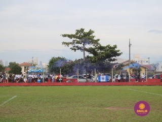 
<a style='margin-left: 5px;' class='btn btn-xs btn-social btn-facebook' href='https://www.facebook.com/sharer/sharer.php?u=https://www.boladovale.com.br/imgs/800-800-90/conteudo/fotos/1635/img5474.jpg' rel='popup' data-width='500' data-height='400'><i class='fa fa-facebook'></i>Compartilhar <span class='hidden-xs'>no Facebook</span>
</a> 
<a class='btn btn-default btn-xs' target='_blank' href='imgs/800-800-90/conteudo/fotos/1635/img5474.jpg'>
<span class='glyphicon glyphicon-cloud-download'></span> Salvar
</a> 
<span></span>