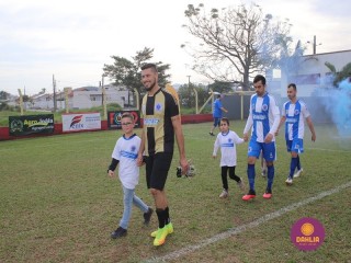 
<a style='margin-left: 5px;' class='btn btn-xs btn-social btn-facebook' href='https://www.facebook.com/sharer/sharer.php?u=https://www.boladovale.com.br/imgs/800-800-90/conteudo/fotos/1635/img5483.jpg' rel='popup' data-width='500' data-height='400'><i class='fa fa-facebook'></i>Compartilhar <span class='hidden-xs'>no Facebook</span>
</a> 
<a class='btn btn-default btn-xs' target='_blank' href='imgs/800-800-90/conteudo/fotos/1635/img5483.jpg'>
<span class='glyphicon glyphicon-cloud-download'></span> Salvar
</a> 
<span></span>