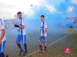 
<a style='margin-left: 5px;' class='btn btn-xs btn-social btn-facebook' href='https://www.facebook.com/sharer/sharer.php?u=https://www.boladovale.com.br/imgs/800-800-90/conteudo/fotos/1635/img5488.jpg' rel='popup' data-width='500' data-height='400'><i class='fa fa-facebook'></i>Compartilhar <span class='hidden-xs'>no Facebook</span>
</a> 
<a class='btn btn-default btn-xs' target='_blank' href='imgs/800-800-90/conteudo/fotos/1635/img5488.jpg'>
<span class='glyphicon glyphicon-cloud-download'></span> Salvar
</a> 
<span></span>