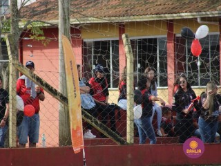 
<a style='margin-left: 5px;' class='btn btn-xs btn-social btn-facebook' href='https://www.facebook.com/sharer/sharer.php?u=https://www.boladovale.com.br/imgs/800-800-90/conteudo/fotos/1635/img5533.jpg' rel='popup' data-width='500' data-height='400'><i class='fa fa-facebook'></i>Compartilhar <span class='hidden-xs'>no Facebook</span>
</a> 
<a class='btn btn-default btn-xs' target='_blank' href='imgs/800-800-90/conteudo/fotos/1635/img5533.jpg'>
<span class='glyphicon glyphicon-cloud-download'></span> Salvar
</a> 
<span></span>