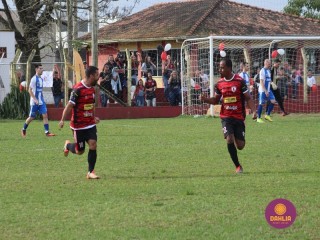 
<a style='margin-left: 5px;' class='btn btn-xs btn-social btn-facebook' href='https://www.facebook.com/sharer/sharer.php?u=https://www.boladovale.com.br/imgs/800-800-90/conteudo/fotos/1635/img5550.jpg' rel='popup' data-width='500' data-height='400'><i class='fa fa-facebook'></i>Compartilhar <span class='hidden-xs'>no Facebook</span>
</a> 
<a class='btn btn-default btn-xs' target='_blank' href='imgs/800-800-90/conteudo/fotos/1635/img5550.jpg'>
<span class='glyphicon glyphicon-cloud-download'></span> Salvar
</a> 
<span></span>