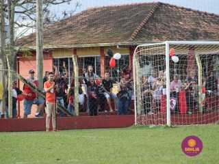 
<a style='margin-left: 5px;' class='btn btn-xs btn-social btn-facebook' href='https://www.facebook.com/sharer/sharer.php?u=https://www.boladovale.com.br/imgs/800-800-90/conteudo/fotos/1635/img5616.jpg' rel='popup' data-width='500' data-height='400'><i class='fa fa-facebook'></i>Compartilhar <span class='hidden-xs'>no Facebook</span>
</a> 
<a class='btn btn-default btn-xs' target='_blank' href='imgs/800-800-90/conteudo/fotos/1635/img5616.jpg'>
<span class='glyphicon glyphicon-cloud-download'></span> Salvar
</a> 
<span></span>