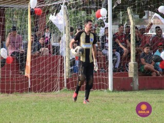 
<a style='margin-left: 5px;' class='btn btn-xs btn-social btn-facebook' href='https://www.facebook.com/sharer/sharer.php?u=https://www.boladovale.com.br/imgs/800-800-90/conteudo/fotos/1635/img5642.jpg' rel='popup' data-width='500' data-height='400'><i class='fa fa-facebook'></i>Compartilhar <span class='hidden-xs'>no Facebook</span>
</a> 
<a class='btn btn-default btn-xs' target='_blank' href='imgs/800-800-90/conteudo/fotos/1635/img5642.jpg'>
<span class='glyphicon glyphicon-cloud-download'></span> Salvar
</a> 
<span></span>