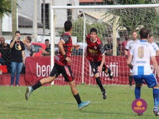 
<a style='margin-left: 5px;' class='btn btn-xs btn-social btn-facebook' href='https://www.facebook.com/sharer/sharer.php?u=https://www.boladovale.com.br/imgs/800-800-90/conteudo/fotos/1635/img5649.jpg' rel='popup' data-width='500' data-height='400'><i class='fa fa-facebook'></i>Compartilhar <span class='hidden-xs'>no Facebook</span>
</a> 
<a class='btn btn-default btn-xs' target='_blank' href='imgs/800-800-90/conteudo/fotos/1635/img5649.jpg'>
<span class='glyphicon glyphicon-cloud-download'></span> Salvar
</a> 
<span></span>