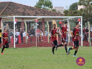 
<a style='margin-left: 5px;' class='btn btn-xs btn-social btn-facebook' href='https://www.facebook.com/sharer/sharer.php?u=https://www.boladovale.com.br/imgs/800-800-90/conteudo/fotos/1635/img5684.jpg' rel='popup' data-width='500' data-height='400'><i class='fa fa-facebook'></i>Compartilhar <span class='hidden-xs'>no Facebook</span>
</a> 
<a class='btn btn-default btn-xs' target='_blank' href='imgs/800-800-90/conteudo/fotos/1635/img5684.jpg'>
<span class='glyphicon glyphicon-cloud-download'></span> Salvar
</a> 
<span></span>