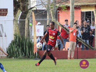 
<a style='margin-left: 5px;' class='btn btn-xs btn-social btn-facebook' href='https://www.facebook.com/sharer/sharer.php?u=https://www.boladovale.com.br/imgs/800-800-90/conteudo/fotos/1635/img5691.jpg' rel='popup' data-width='500' data-height='400'><i class='fa fa-facebook'></i>Compartilhar <span class='hidden-xs'>no Facebook</span>
</a> 
<a class='btn btn-default btn-xs' target='_blank' href='imgs/800-800-90/conteudo/fotos/1635/img5691.jpg'>
<span class='glyphicon glyphicon-cloud-download'></span> Salvar
</a> 
<span></span>