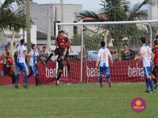 
<a style='margin-left: 5px;' class='btn btn-xs btn-social btn-facebook' href='https://www.facebook.com/sharer/sharer.php?u=https://www.boladovale.com.br/imgs/800-800-90/conteudo/fotos/1635/img5695.jpg' rel='popup' data-width='500' data-height='400'><i class='fa fa-facebook'></i>Compartilhar <span class='hidden-xs'>no Facebook</span>
</a> 
<a class='btn btn-default btn-xs' target='_blank' href='imgs/800-800-90/conteudo/fotos/1635/img5695.jpg'>
<span class='glyphicon glyphicon-cloud-download'></span> Salvar
</a> 
<span></span>