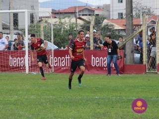 
<a style='margin-left: 5px;' class='btn btn-xs btn-social btn-facebook' href='https://www.facebook.com/sharer/sharer.php?u=https://www.boladovale.com.br/imgs/800-800-90/conteudo/fotos/1635/img5719.jpg' rel='popup' data-width='500' data-height='400'><i class='fa fa-facebook'></i>Compartilhar <span class='hidden-xs'>no Facebook</span>
</a> 
<a class='btn btn-default btn-xs' target='_blank' href='imgs/800-800-90/conteudo/fotos/1635/img5719.jpg'>
<span class='glyphicon glyphicon-cloud-download'></span> Salvar
</a> 
<span></span>