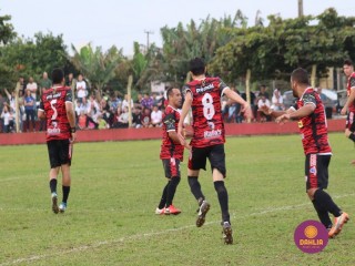 
<a style='margin-left: 5px;' class='btn btn-xs btn-social btn-facebook' href='https://www.facebook.com/sharer/sharer.php?u=https://www.boladovale.com.br/imgs/800-800-90/conteudo/fotos/1635/img5729.jpg' rel='popup' data-width='500' data-height='400'><i class='fa fa-facebook'></i>Compartilhar <span class='hidden-xs'>no Facebook</span>
</a> 
<a class='btn btn-default btn-xs' target='_blank' href='imgs/800-800-90/conteudo/fotos/1635/img5729.jpg'>
<span class='glyphicon glyphicon-cloud-download'></span> Salvar
</a> 
<span></span>