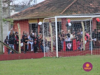 
<a style='margin-left: 5px;' class='btn btn-xs btn-social btn-facebook' href='https://www.facebook.com/sharer/sharer.php?u=https://www.boladovale.com.br/imgs/800-800-90/conteudo/fotos/1635/img5730.jpg' rel='popup' data-width='500' data-height='400'><i class='fa fa-facebook'></i>Compartilhar <span class='hidden-xs'>no Facebook</span>
</a> 
<a class='btn btn-default btn-xs' target='_blank' href='imgs/800-800-90/conteudo/fotos/1635/img5730.jpg'>
<span class='glyphicon glyphicon-cloud-download'></span> Salvar
</a> 
<span></span>