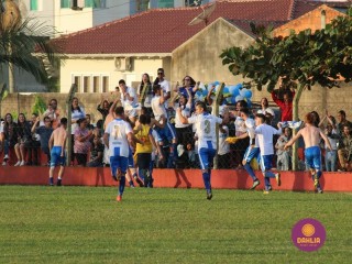 
<a style='margin-left: 5px;' class='btn btn-xs btn-social btn-facebook' href='https://www.facebook.com/sharer/sharer.php?u=https://www.boladovale.com.br/imgs/800-800-90/conteudo/fotos/1635/img5782.jpg' rel='popup' data-width='500' data-height='400'><i class='fa fa-facebook'></i>Compartilhar <span class='hidden-xs'>no Facebook</span>
</a> 
<a class='btn btn-default btn-xs' target='_blank' href='imgs/800-800-90/conteudo/fotos/1635/img5782.jpg'>
<span class='glyphicon glyphicon-cloud-download'></span> Salvar
</a> 
<span></span>