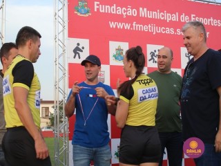 
<a style='margin-left: 5px;' class='btn btn-xs btn-social btn-facebook' href='https://www.facebook.com/sharer/sharer.php?u=https://www.boladovale.com.br/imgs/800-800-90/conteudo/fotos/1636/img5846.jpg' rel='popup' data-width='500' data-height='400'><i class='fa fa-facebook'></i>Compartilhar <span class='hidden-xs'>no Facebook</span>
</a> 
<a class='btn btn-default btn-xs' target='_blank' href='imgs/800-800-90/conteudo/fotos/1636/img5846.jpg'>
<span class='glyphicon glyphicon-cloud-download'></span> Salvar
</a> 
<span></span>