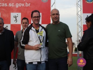 
<a style='margin-left: 5px;' class='btn btn-xs btn-social btn-facebook' href='https://www.facebook.com/sharer/sharer.php?u=https://www.boladovale.com.br/imgs/800-800-90/conteudo/fotos/1636/img5863.jpg' rel='popup' data-width='500' data-height='400'><i class='fa fa-facebook'></i>Compartilhar <span class='hidden-xs'>no Facebook</span>
</a> 
<a class='btn btn-default btn-xs' target='_blank' href='imgs/800-800-90/conteudo/fotos/1636/img5863.jpg'>
<span class='glyphicon glyphicon-cloud-download'></span> Salvar
</a> 
<span></span>