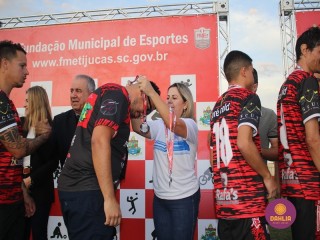 
<a style='margin-left: 5px;' class='btn btn-xs btn-social btn-facebook' href='https://www.facebook.com/sharer/sharer.php?u=https://www.boladovale.com.br/imgs/800-800-90/conteudo/fotos/1636/img5882.jpg' rel='popup' data-width='500' data-height='400'><i class='fa fa-facebook'></i>Compartilhar <span class='hidden-xs'>no Facebook</span>
</a> 
<a class='btn btn-default btn-xs' target='_blank' href='imgs/800-800-90/conteudo/fotos/1636/img5882.jpg'>
<span class='glyphicon glyphicon-cloud-download'></span> Salvar
</a> 
<span></span>