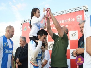 
<a style='margin-left: 5px;' class='btn btn-xs btn-social btn-facebook' href='https://www.facebook.com/sharer/sharer.php?u=https://www.boladovale.com.br/imgs/800-800-90/conteudo/fotos/1636/img5913.jpg' rel='popup' data-width='500' data-height='400'><i class='fa fa-facebook'></i>Compartilhar <span class='hidden-xs'>no Facebook</span>
</a> 
<a class='btn btn-default btn-xs' target='_blank' href='imgs/800-800-90/conteudo/fotos/1636/img5913.jpg'>
<span class='glyphicon glyphicon-cloud-download'></span> Salvar
</a> 
<span></span>