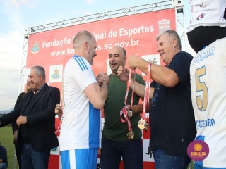 
<a style='margin-left: 5px;' class='btn btn-xs btn-social btn-facebook' href='https://www.facebook.com/sharer/sharer.php?u=https://www.boladovale.com.br/imgs/800-800-90/conteudo/fotos/1636/img5914.jpg' rel='popup' data-width='500' data-height='400'><i class='fa fa-facebook'></i>Compartilhar <span class='hidden-xs'>no Facebook</span>
</a> 
<a class='btn btn-default btn-xs' target='_blank' href='imgs/800-800-90/conteudo/fotos/1636/img5914.jpg'>
<span class='glyphicon glyphicon-cloud-download'></span> Salvar
</a> 
<span></span>